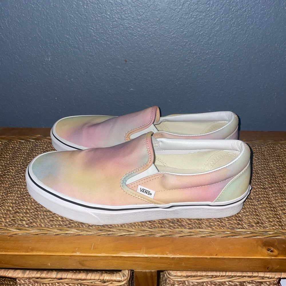 Vans Classic Slip-On Tie Dye Pastel – Women’s Size 9